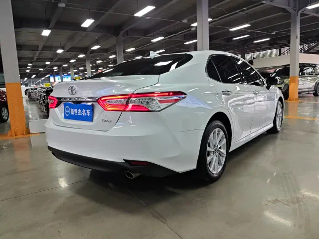 Toyota Camry — Фото автомобиля 14