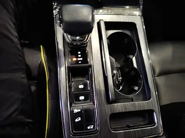Roewe RX5 — Фото автомобиля 13
