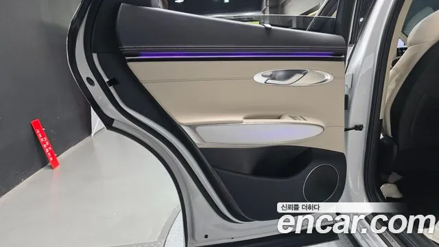 Genesis GV70 — Фото автомобиля 23