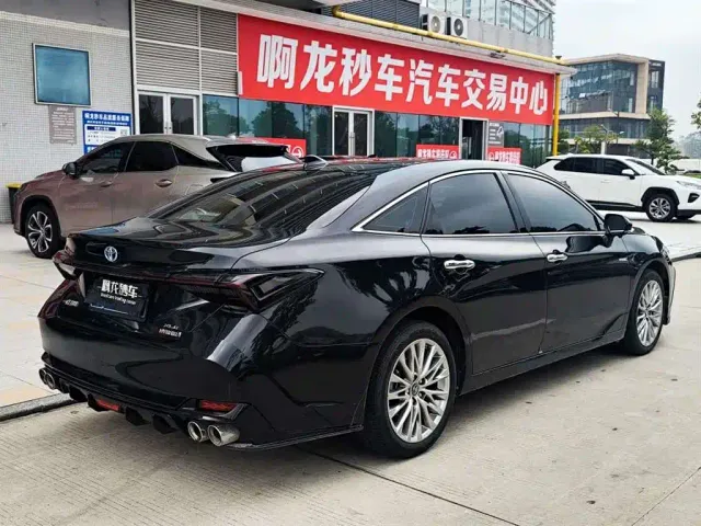 Toyota Avalon 2022 Hybrid 2.5L XLE Premium Edition — Фото автомобиля 9