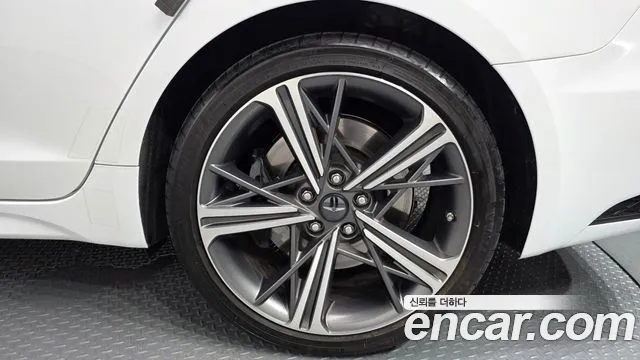 Genesis G70 — Фото автомобиля 16