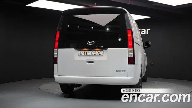 Фотография автомобиля — Hyundai Staria