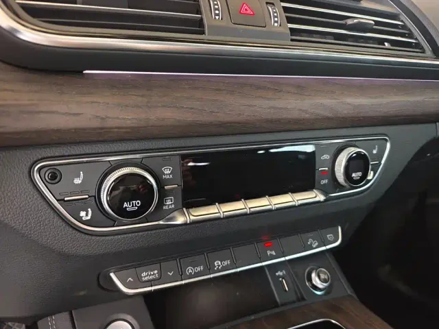 Audi Q5L — Фото автомобиля 10