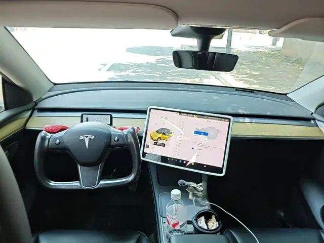 Tesla Model Y — Фото автомобиля 5