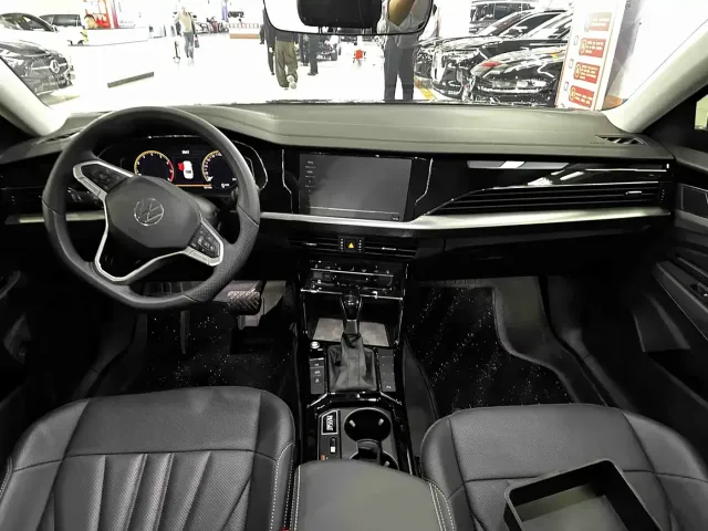 Volkswagen Passat — Фото автомобиля 10