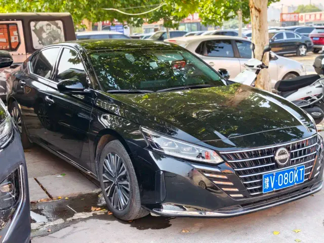 Nissan Teana — Фото автомобиля 3