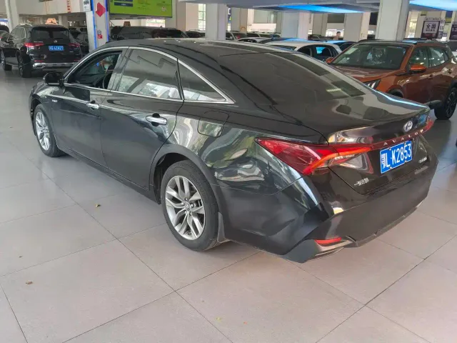 Toyota Avalon 2022 Hybrid 2.5L Luxury Edition — Фото автомобиля 9