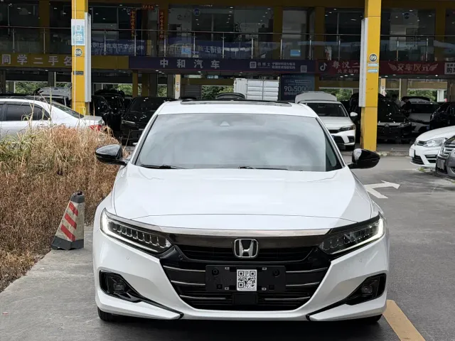 Honda Accord — Фото автомобиля 2