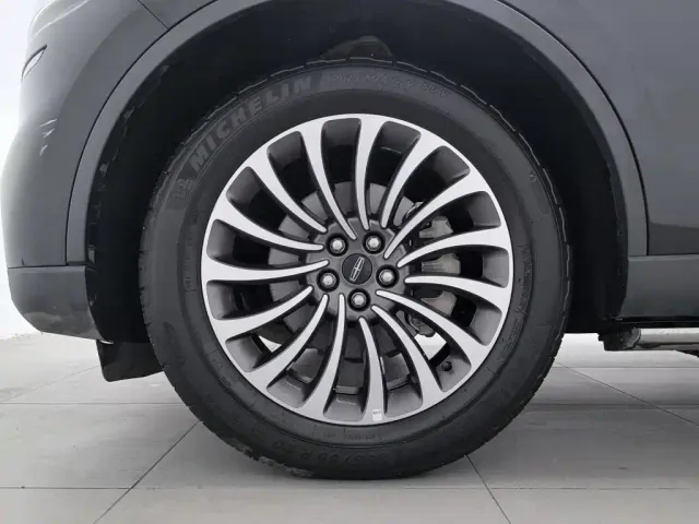 Lincoln Aviator — Фото автомобиля 17
