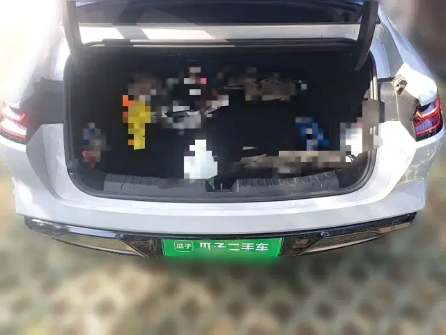 Geely Galaxy E8 — Фото автомобиля 15