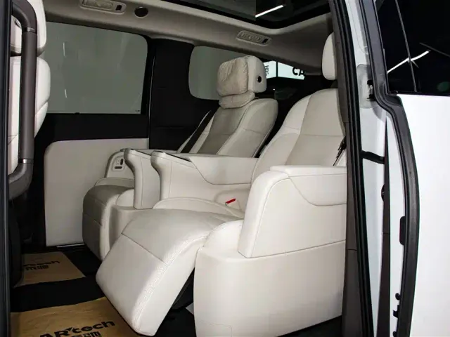 Li Auto MEGA — Фото автомобиля 27