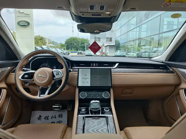 Jaguar XFL — Фото автомобиля 22