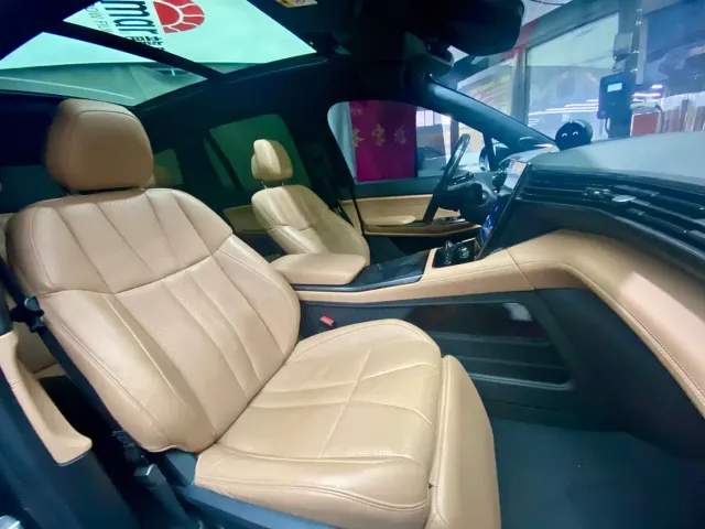 Nio ES8 — Фото автомобиля 16