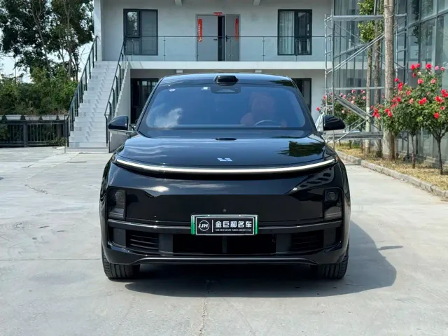 Li Auto L9 — Фото автомобиля 2