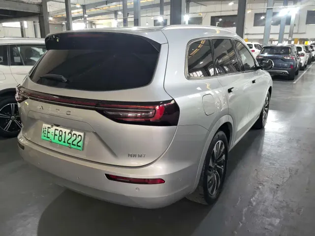 Aito M7 — Фото автомобиля 5