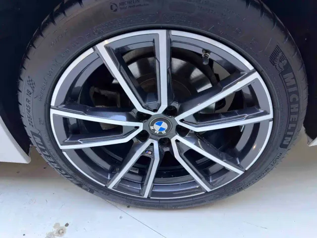BMW 3 Series — Фото автомобиля 23