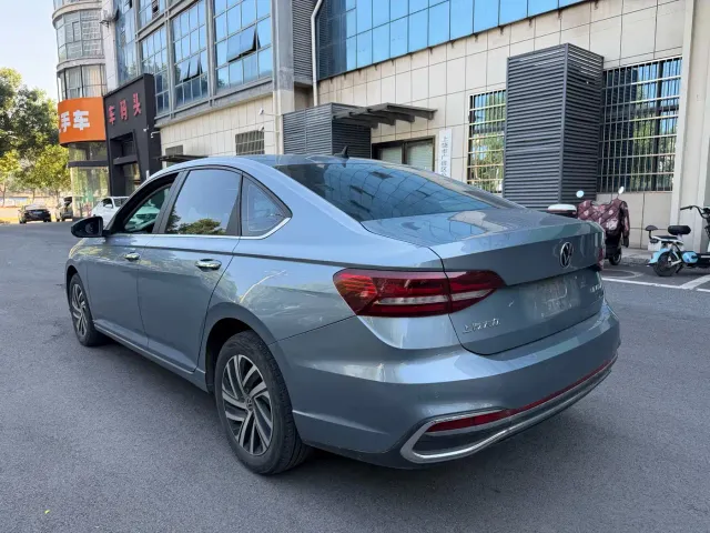 Volkswagen Lavida — Фото автомобиля 5