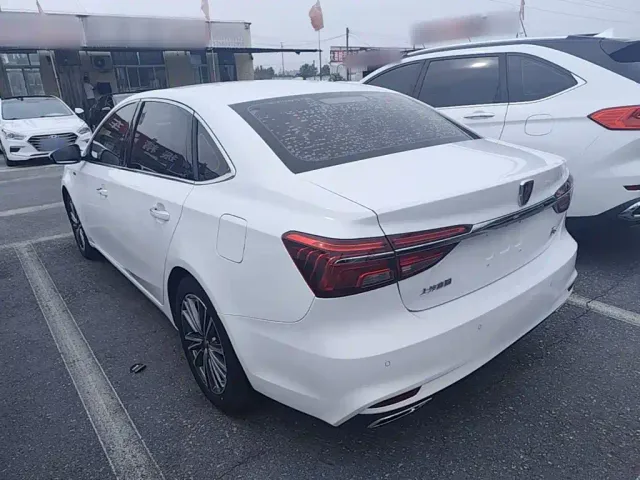 Roewe i6 — Фото автомобиля 4