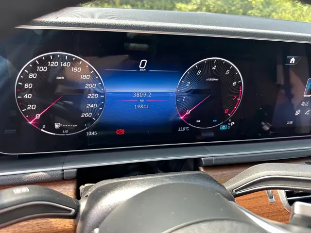 Mercedes-Benz GLE-Class — Фото автомобиля 12