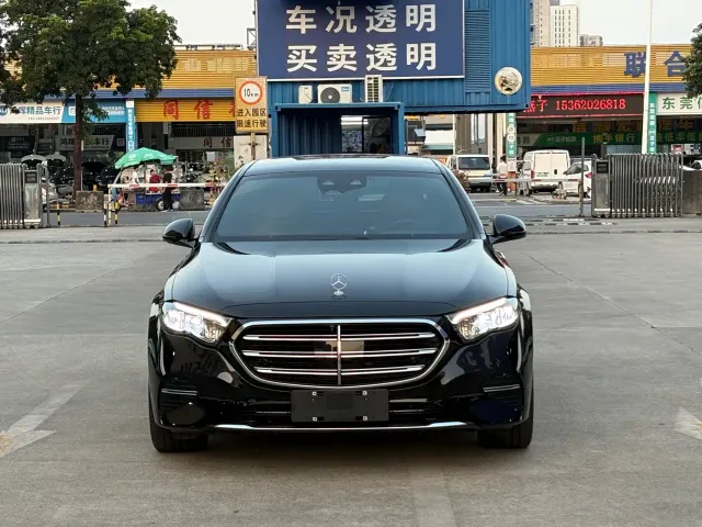 Mercedes-Benz E-Class — Фото автомобиля 2