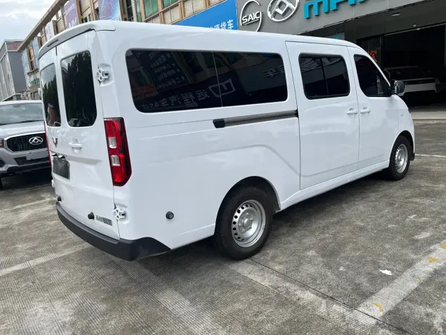 Wuling Yangguang — Фото автомобиля 4