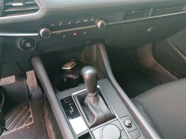 Mazda Axela — Фото автомобиля 13
