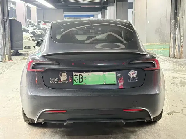 Tesla Model 3 — Фото автомобиля 3
