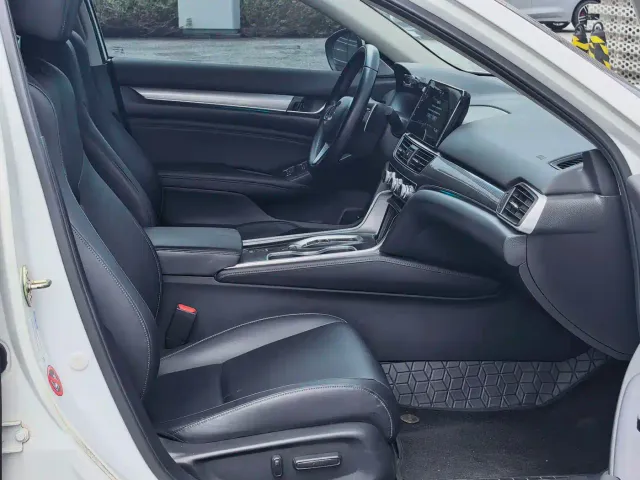 Honda Accord — Фото автомобиля 12