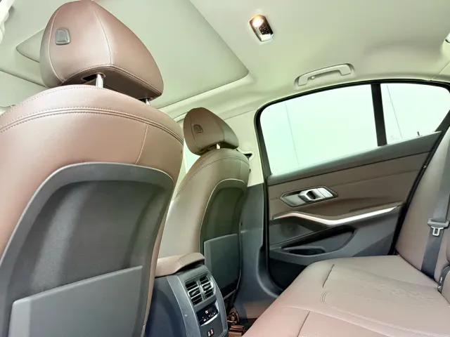 BMW 3 Series — Фото автомобиля 9