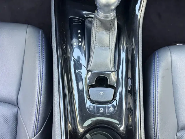 Toyota C-HR — Фото автомобиля 12