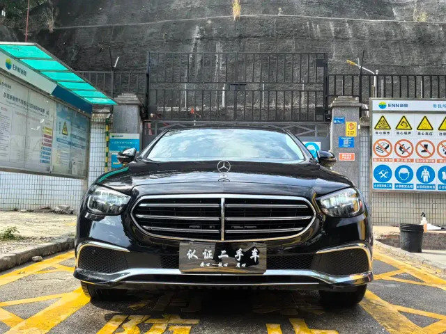 Mercedes-Benz E-Class — Фото автомобиля 5