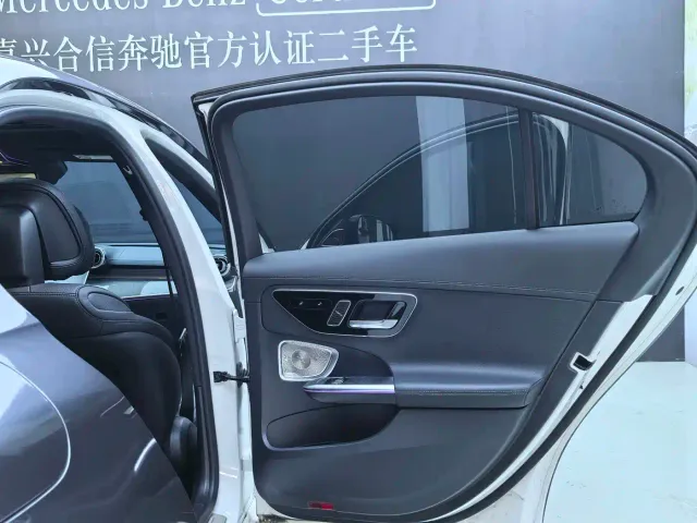 Mercedes-Benz C-Class — Фото автомобиля 25