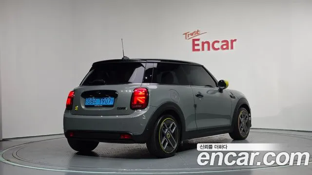 MINI Cooper Cooper Electric — Фото автомобиля 2