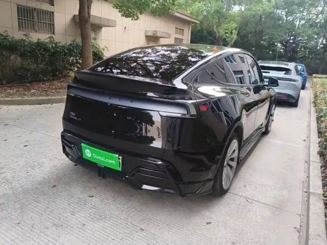 Tesla Model Y — Фото автомобиля 6