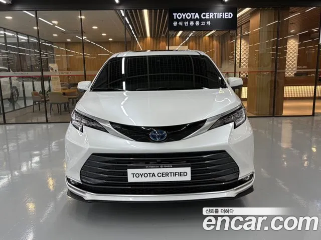 Toyota Sienna Generation 4 — Фото автомобиля 3