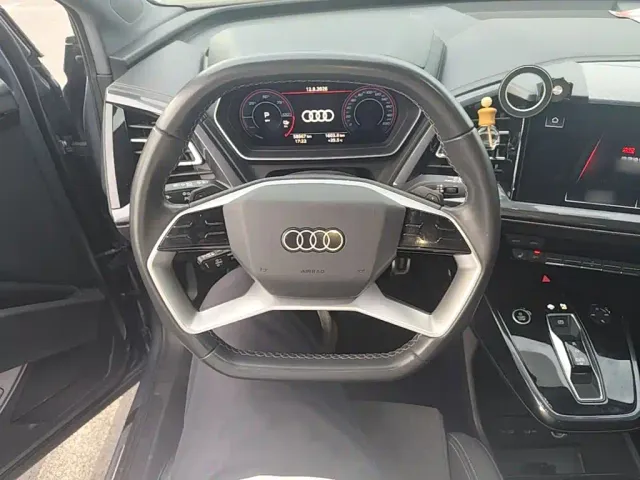 Audi Q4 e-tron — Фото автомобиля 10