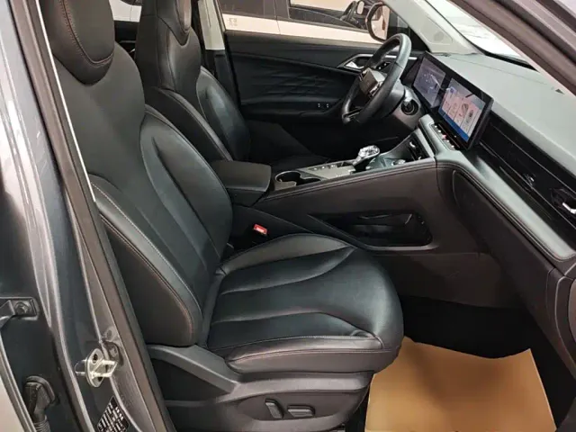 Roewe RX5 — Фото автомобиля 24