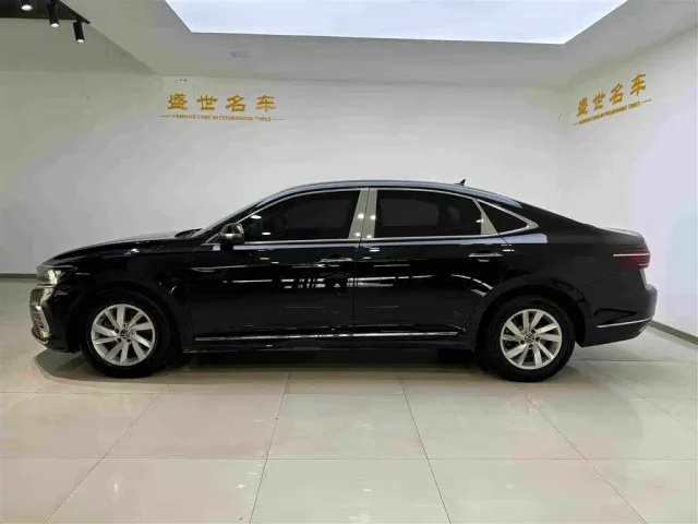 Volkswagen Passat — Фото автомобиля 4