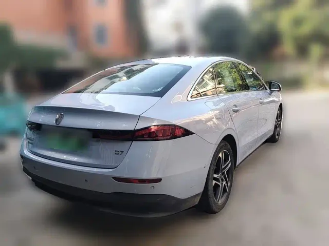 Roewe D7 — Фото автомобиля 4