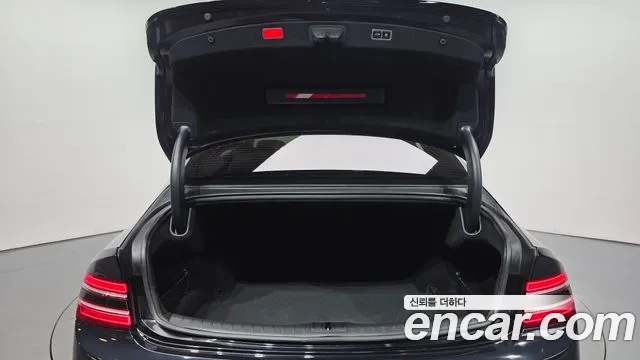 Genesis G80 Бензин 3.5 турбо AWD — Фото автомобиля 17