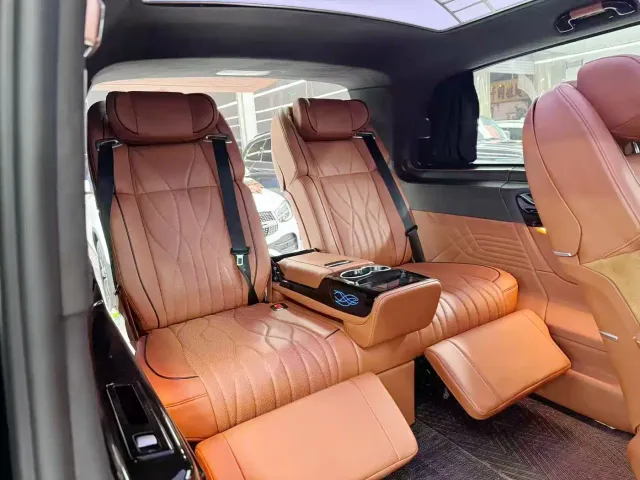 Mercedes-Benz Vito 2021 2.0T Elite 7-Seater — Фото автомобиля 29