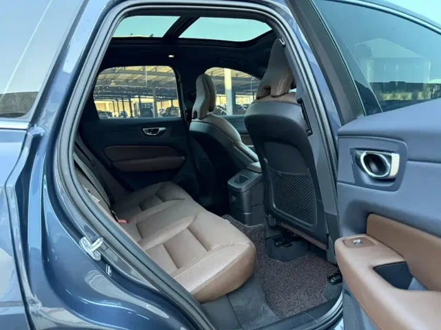 Volvo XC60 — Фото автомобиля 10