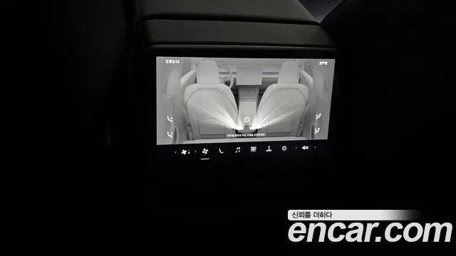 Tesla Model 3 — Фото автомобиля 29