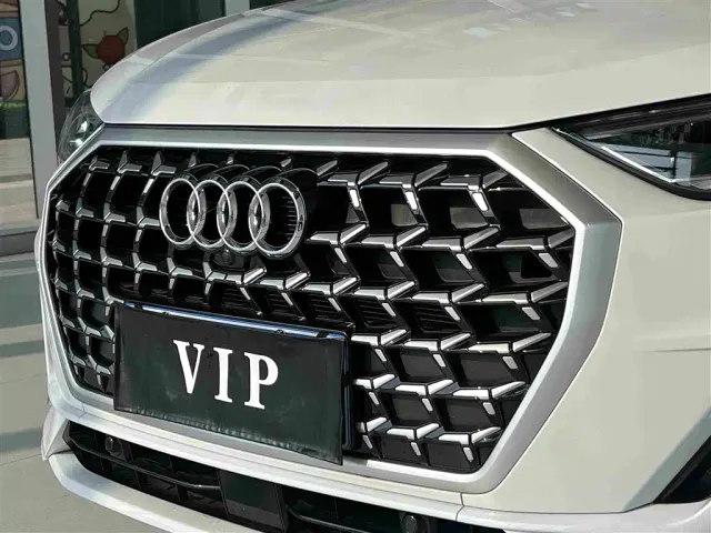 Audi Q3 — Фото автомобиля 10