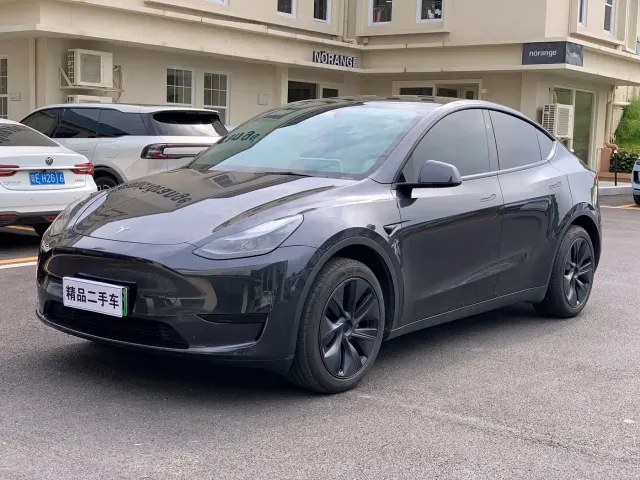 Фотография автомобиля — Tesla Model Y
