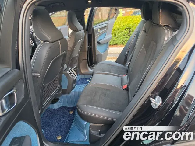 Volvo C40 Recharge — Фото автомобиля 15