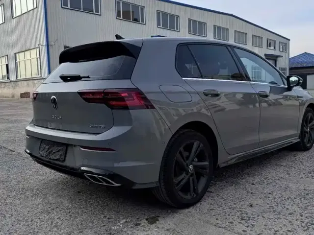 Volkswagen Golf — Фото автомобиля 3