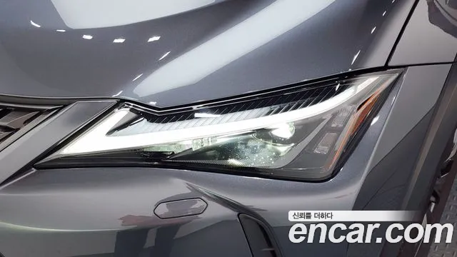 Lexus UX — Фото автомобиля 21