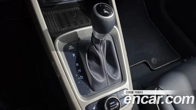 Hyundai Venue — Фото автомобиля 12