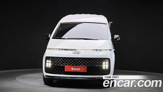 Hyundai Staria Staria 4WD Lounge 7 мест — Фото автомобиля 3